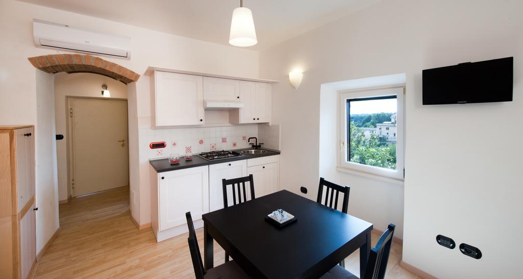 La Sentinella Holiday House Bracciano  Phòng bức ảnh