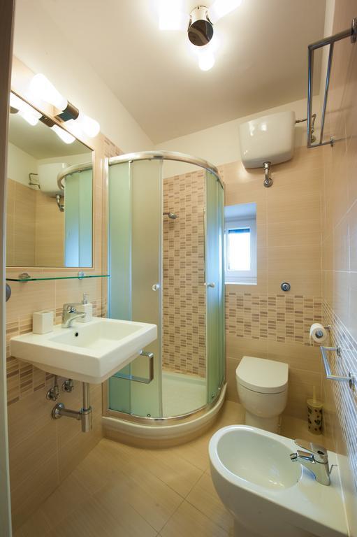 La Sentinella Holiday House Bracciano  Phòng bức ảnh